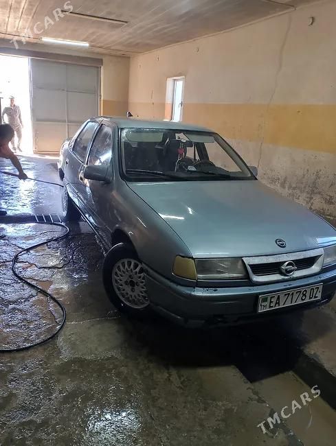 Opel Vectra, 1989