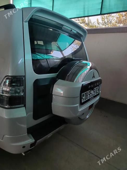 Mitsubishi Pajero, 2011