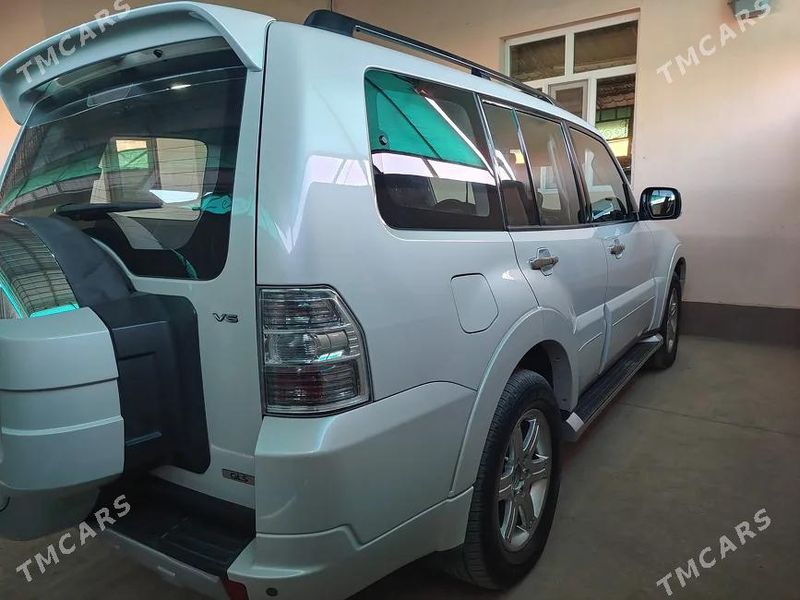 Mitsubishi Pajero, 2011