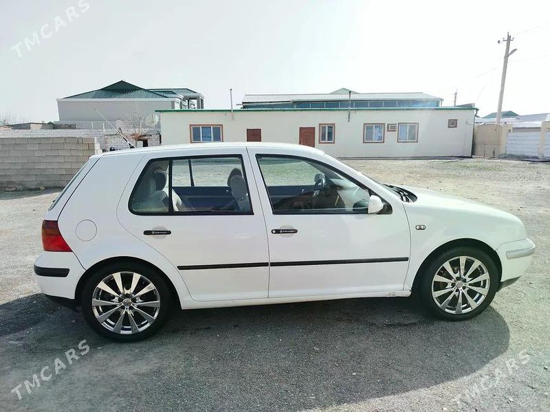 Volkswagen Golf, 2003