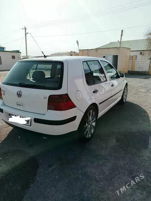 Volkswagen Golf, 2003
