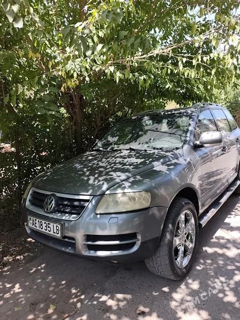Volkswagen Touareg, 2004
