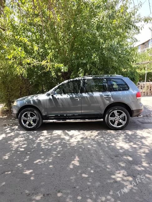 Volkswagen Touareg, 2004