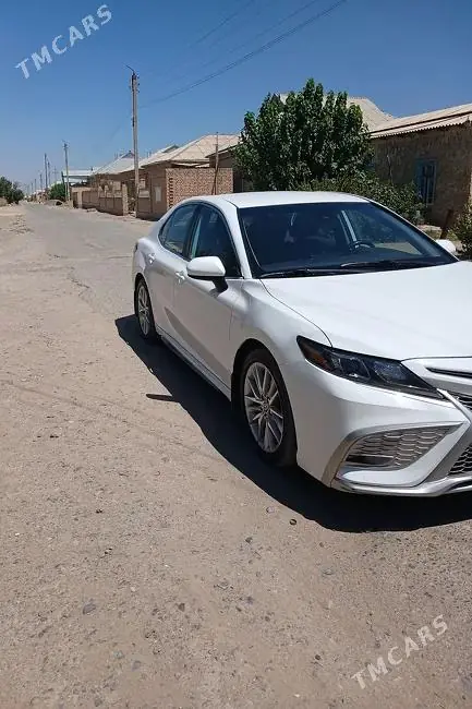 Toyota Camry, 2021 — фото 1