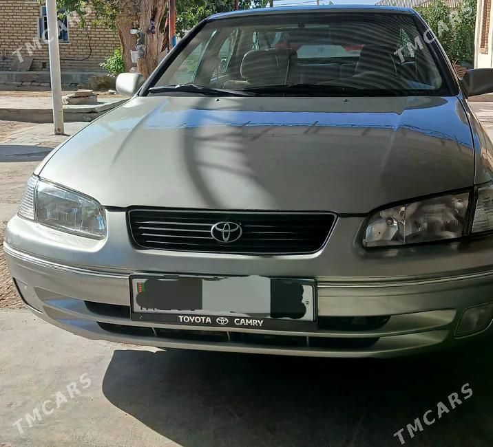 Toyota Camry, 1998