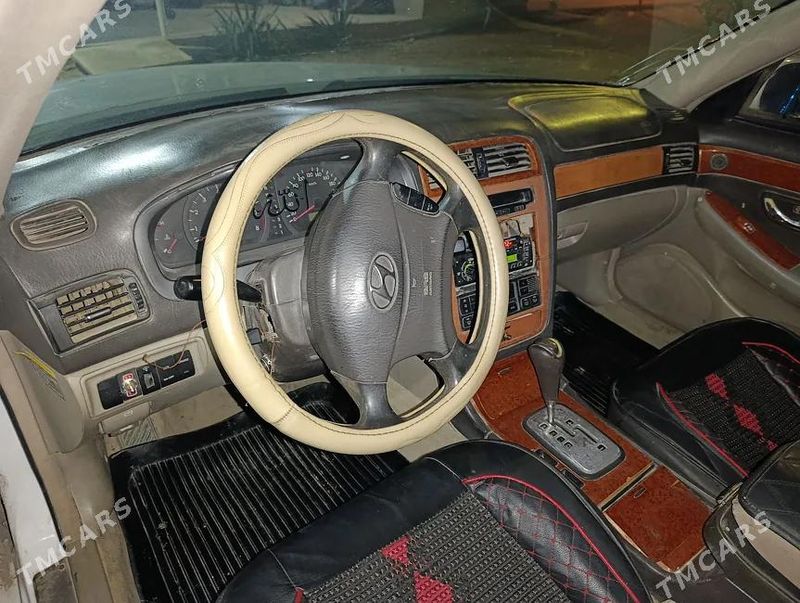 Hyundai Grandeur, 2000