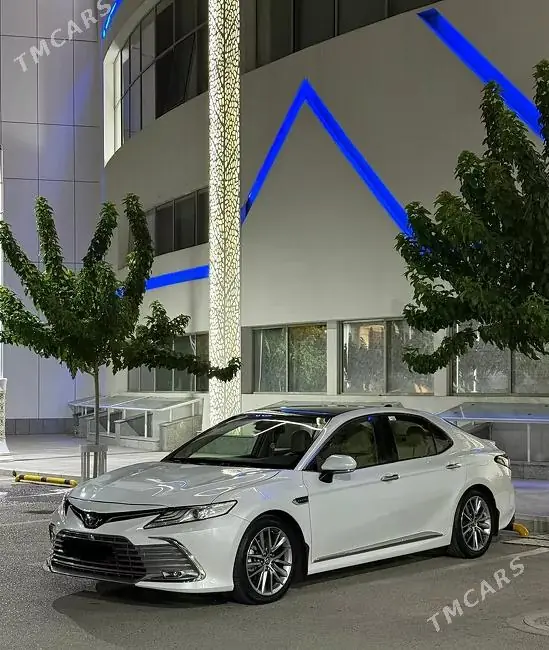 Toyota Camry, 2020 — фото 1