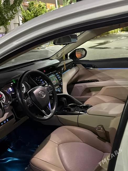Toyota Camry, 2020