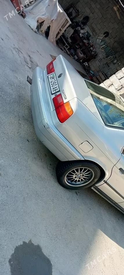 BMW 525, 1992