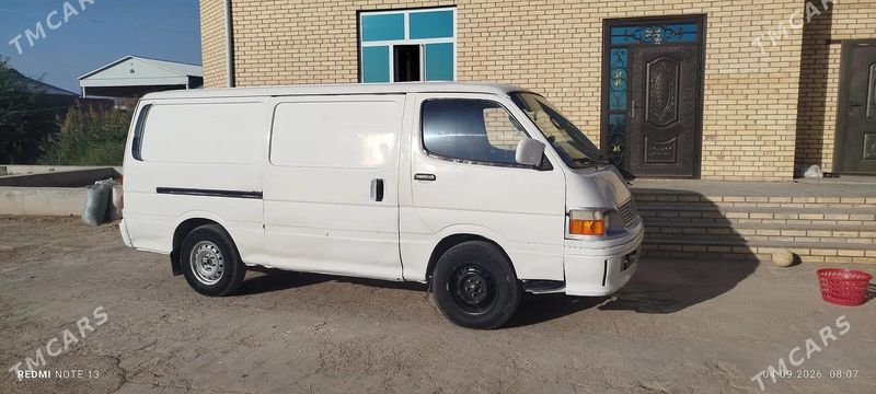 Toyota Hiace, 1999