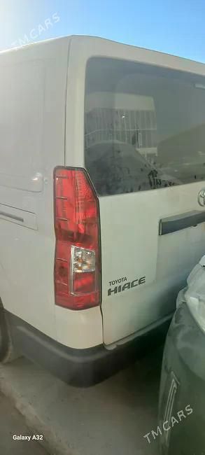 Toyota Hiace, 2026