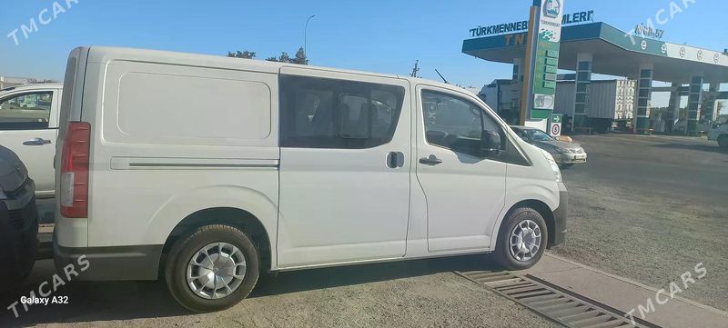 Toyota Hiace, 2026