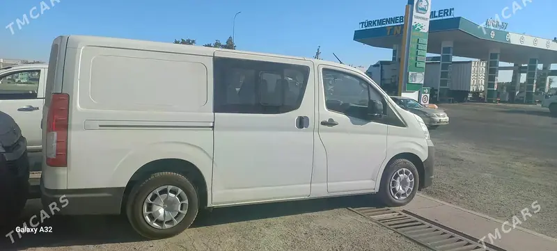 Toyota Hiace, 2026 — фото 5
