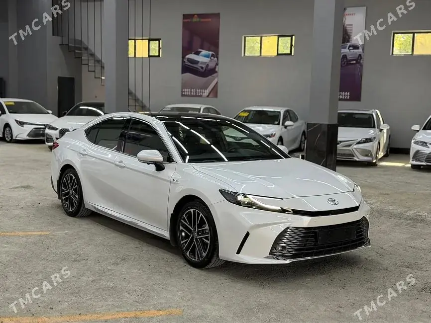 Toyota Camry, 2025 — фото 1