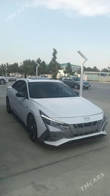 Hyundai Elantra, 2023