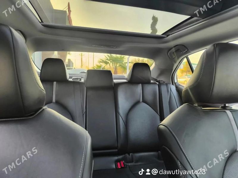 Toyota Camry, 2023