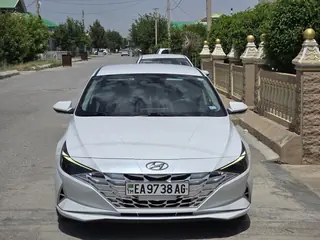 Hyundai Elantra, 2022