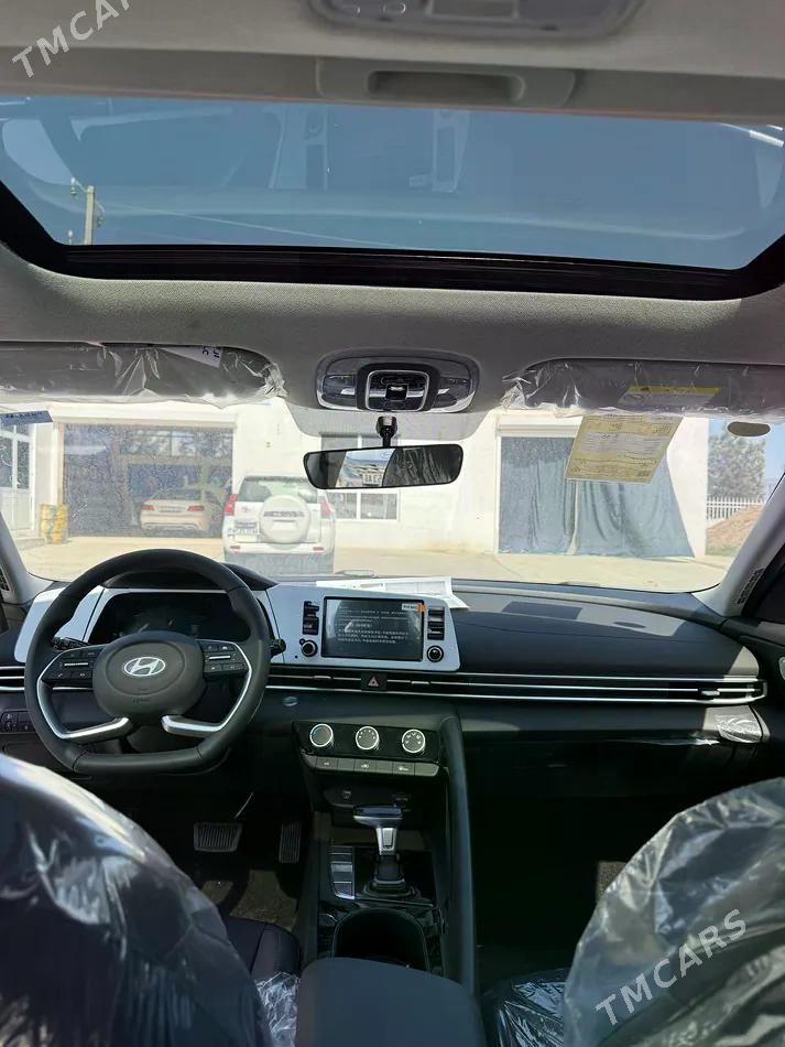 Hyundai Elantra, 2026