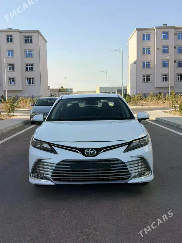 Toyota Camry, 2022 — фото 2