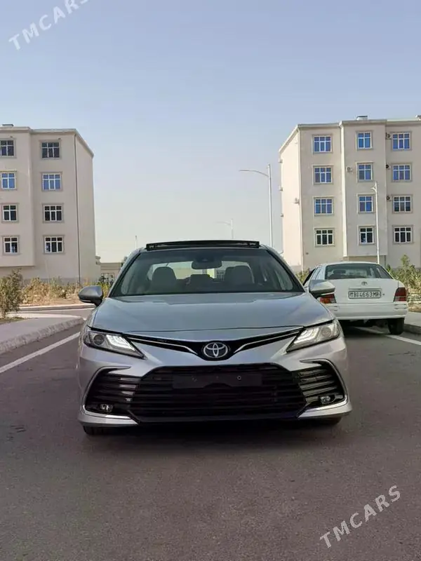 Toyota Camry, 2022 — фото 2