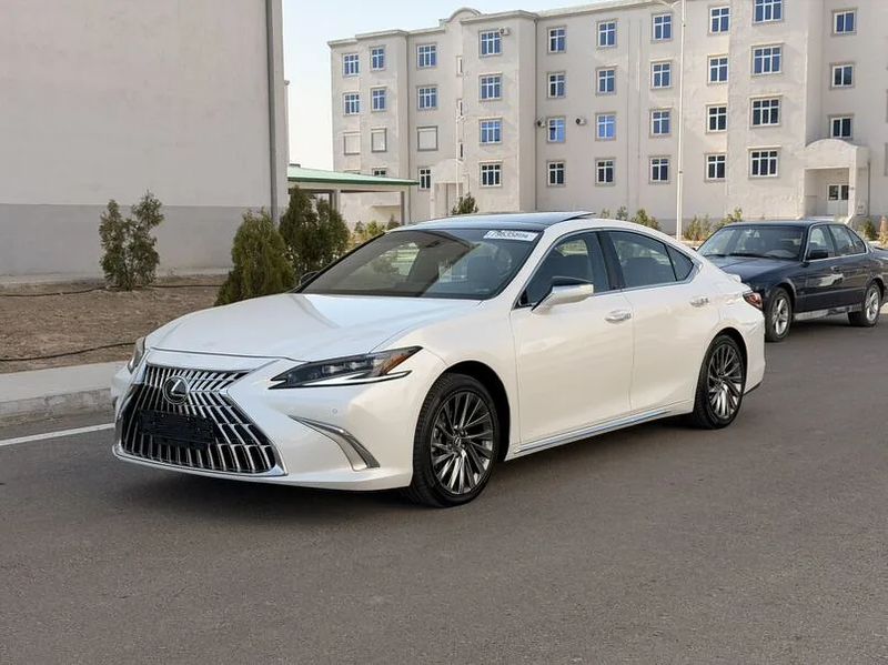 Lexus ES 350, 2023