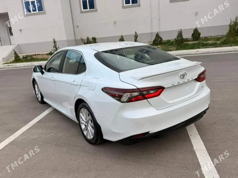 Toyota Camry, 2023 — фото 4