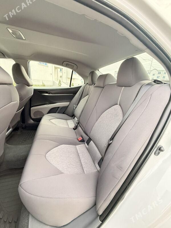 Toyota Camry, 2023