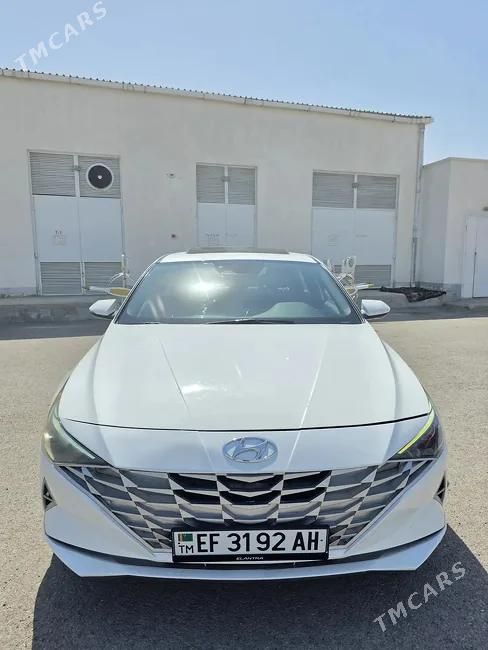 Hyundai Elantra, 2021