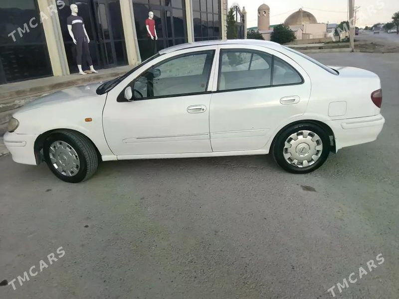Nissan Sunny, 2001