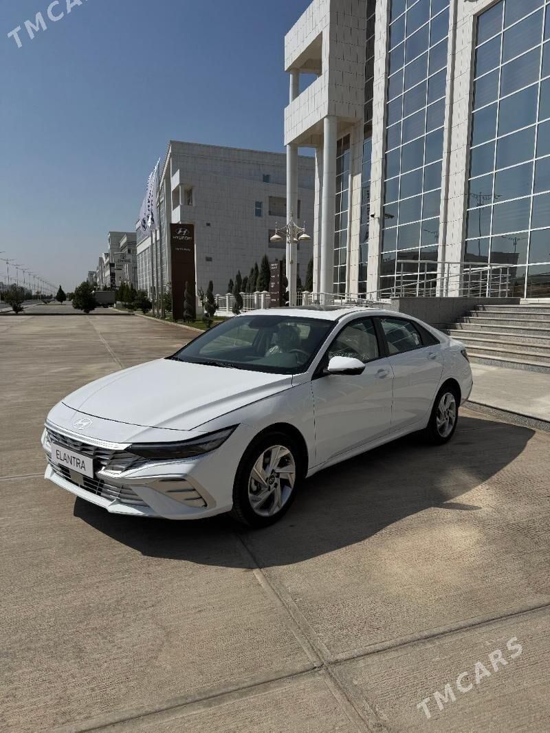 Hyundai Elantra, 2025