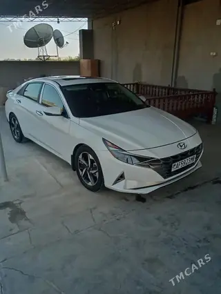 Hyundai Elantra, 2022