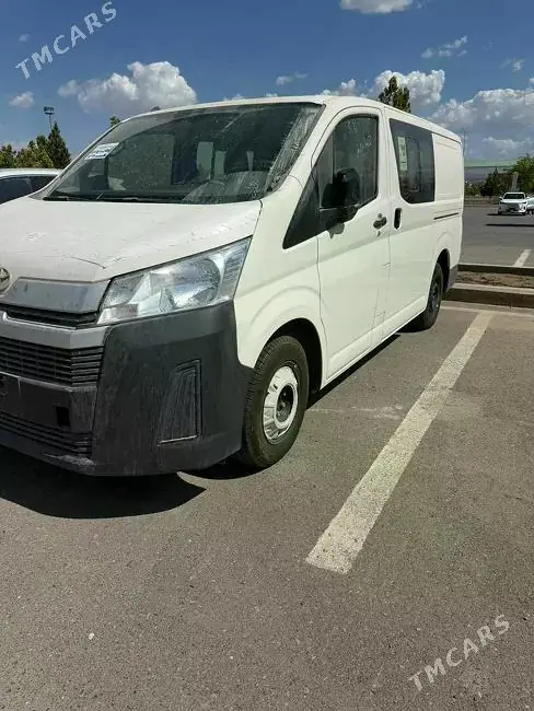 Toyota Hiace, 2025 — фото 1
