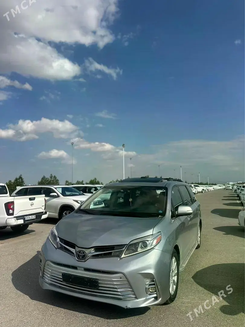 Toyota Sienna, 2017 — фото 1