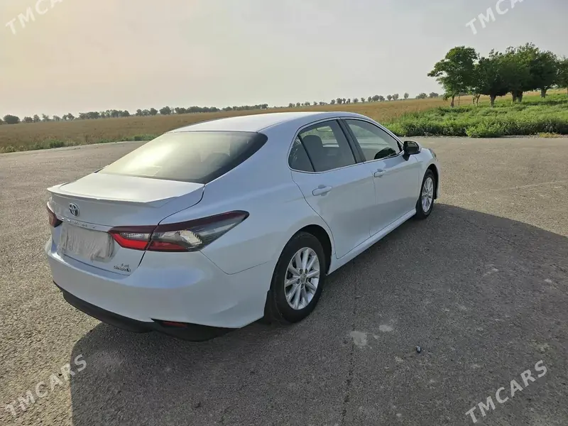 Toyota Camry Hybrid, 2021 — фото 5