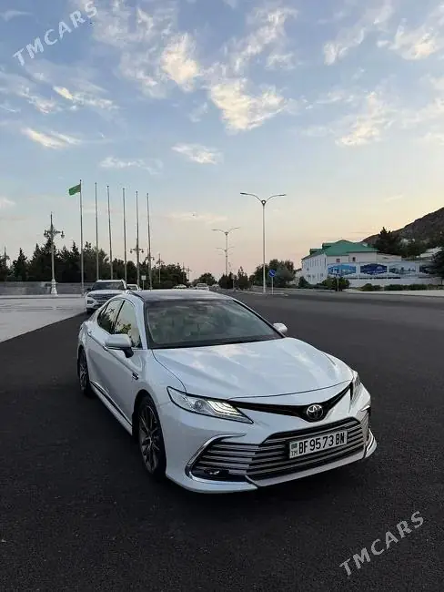 Toyota Camry, 2022 — фото 3
