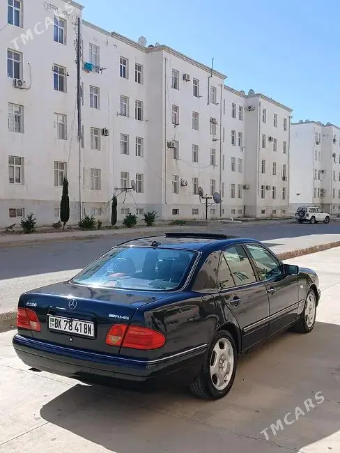 Mercedes-Benz E320, 1996 — фото 5