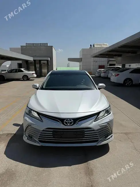 Toyota Camry, 2022 — фото 2