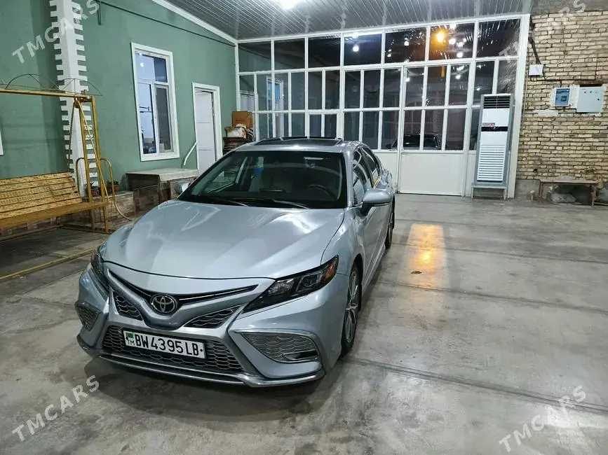 Toyota Camry, 2021 — фото 1