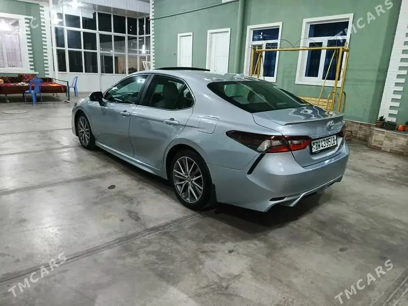 Toyota Camry, 2021 — фото 4