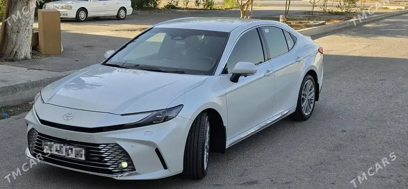 Toyota Camry, 2025 — фото 2