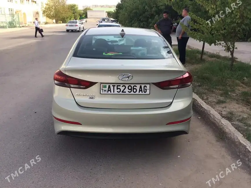Hyundai Elantra, 2017 — фото 1