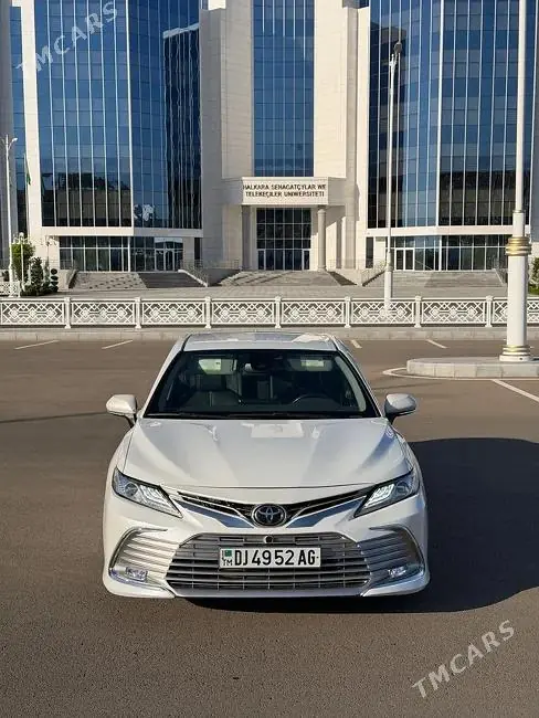 Toyota Camry, 2021 — фото 1