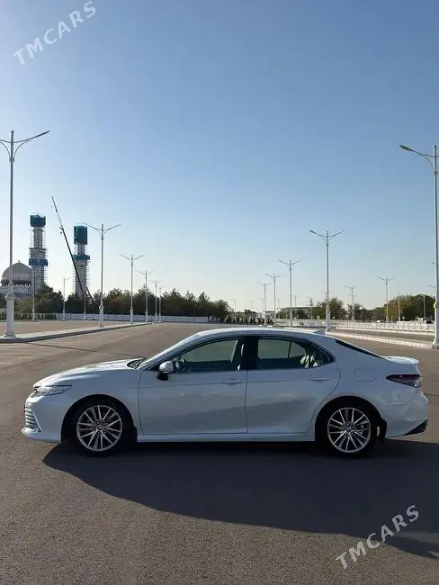 Toyota Camry, 2021 — фото 4