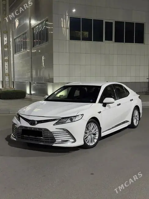 Toyota Camry, 2018 — фото 1