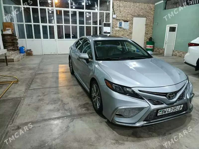 Toyota Camry, 2021 — фото 2