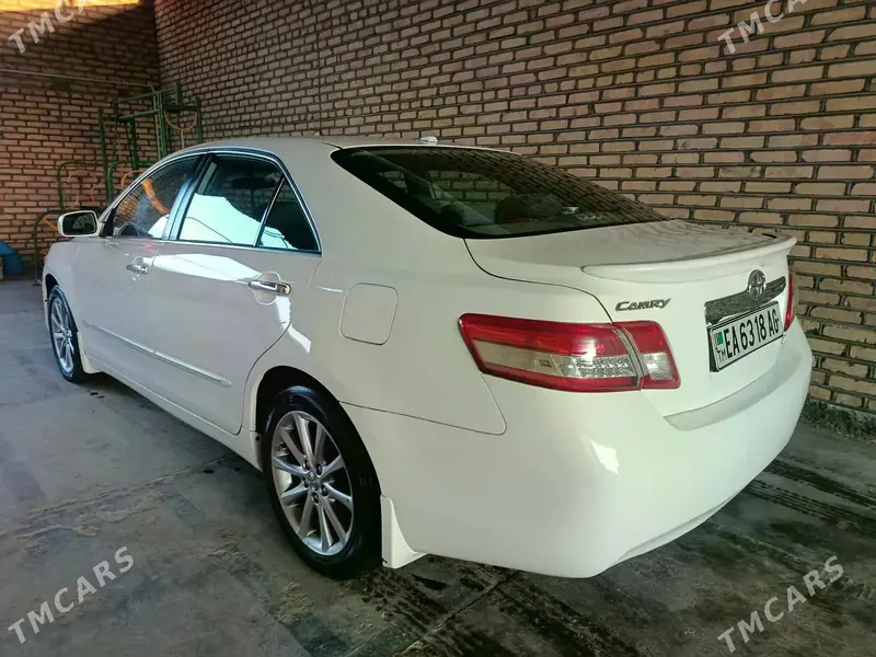 Toyota Camry, 2010 — фото 4