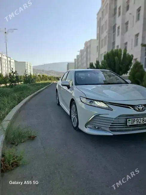 Toyota Camry, 2021 — фото 2
