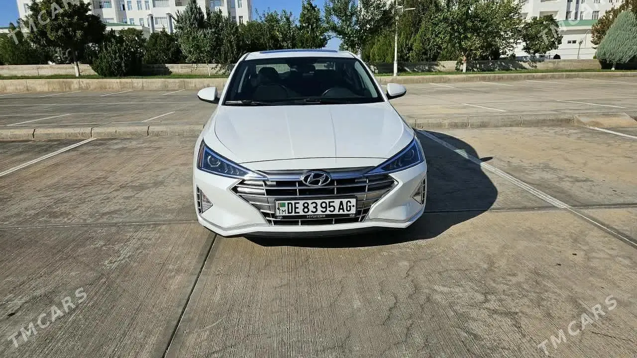 Hyundai Elantra, 2019 — фото 1