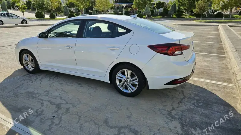 Hyundai Elantra, 2019 — фото 3