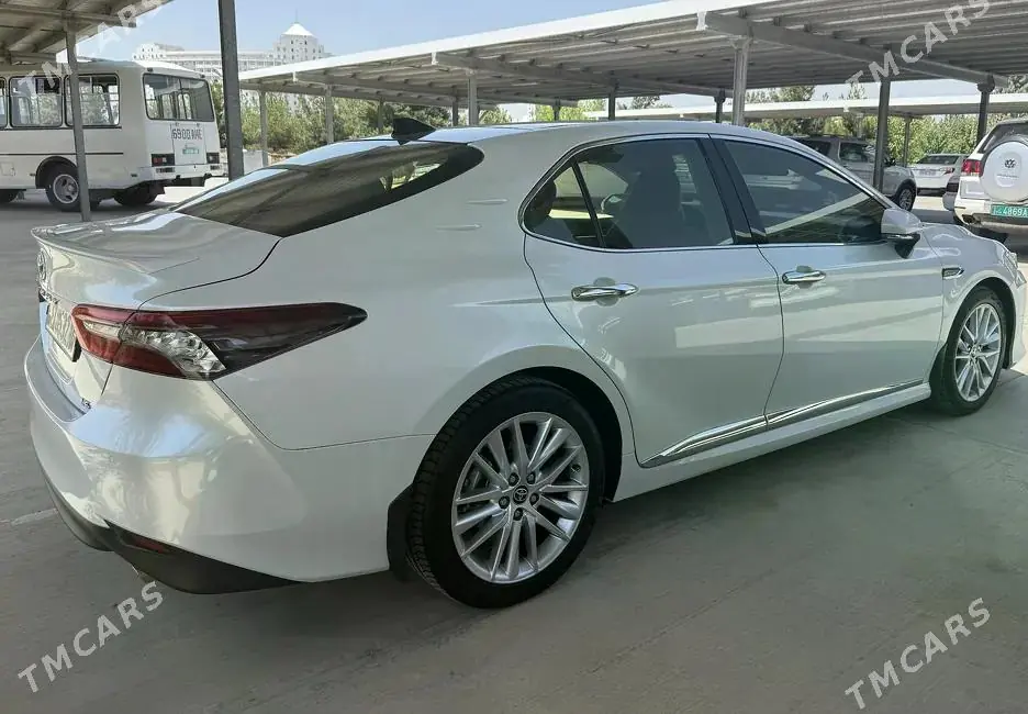Toyota Camry, 2021 — фото 1